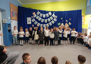 Grupa III podczas występu.