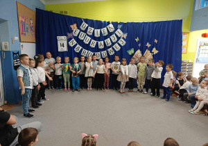 Grupa IV podczas występu.