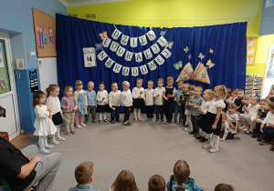 Grupa II podczas występu.