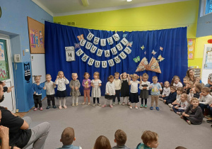 Gruoa I podczas występu.