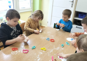 wspólne lepienie z masy