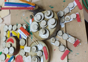 Wykonane prace przedstawiające kotka.